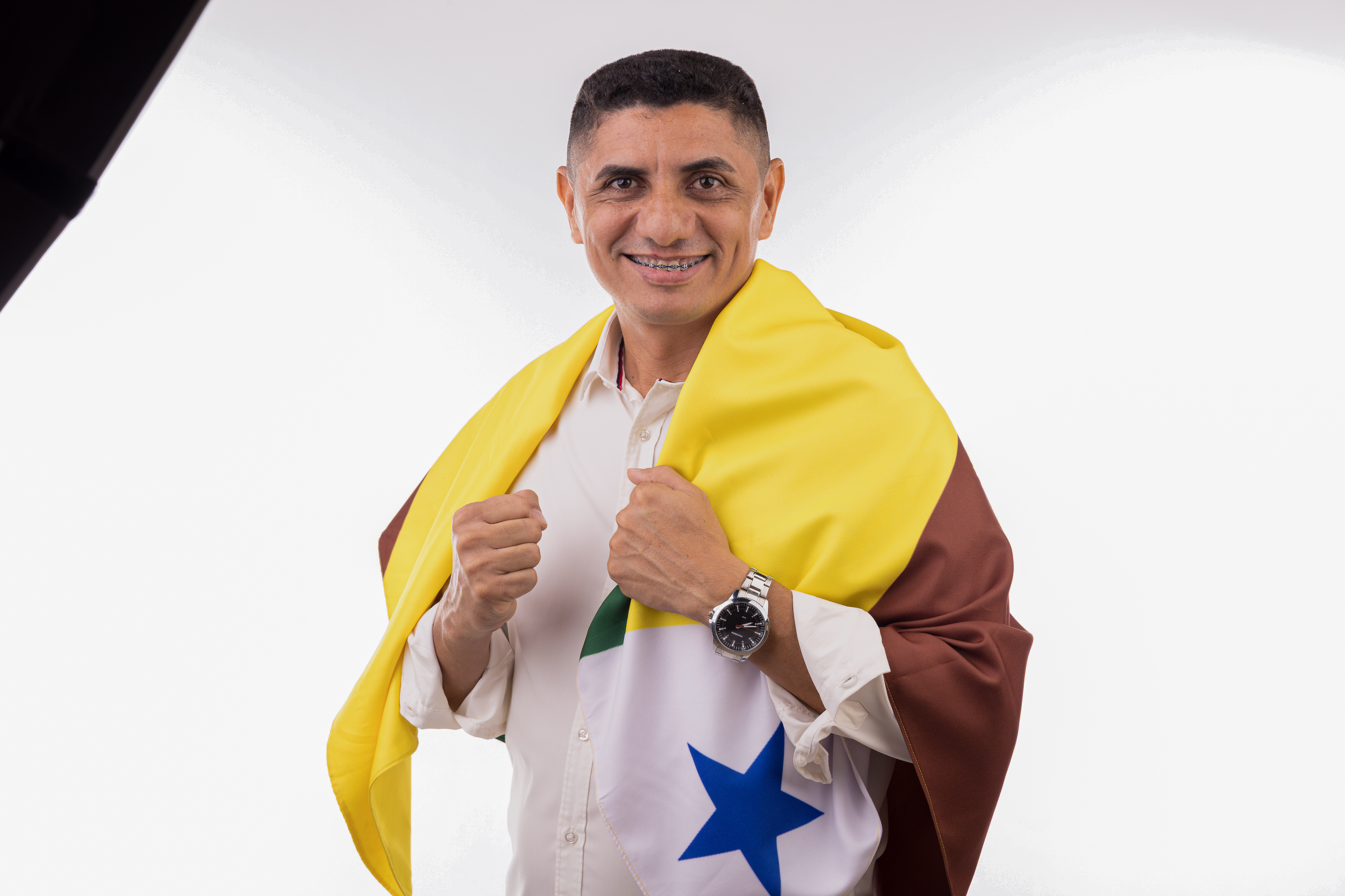 Nil Amostrong com bandeira do Pará
