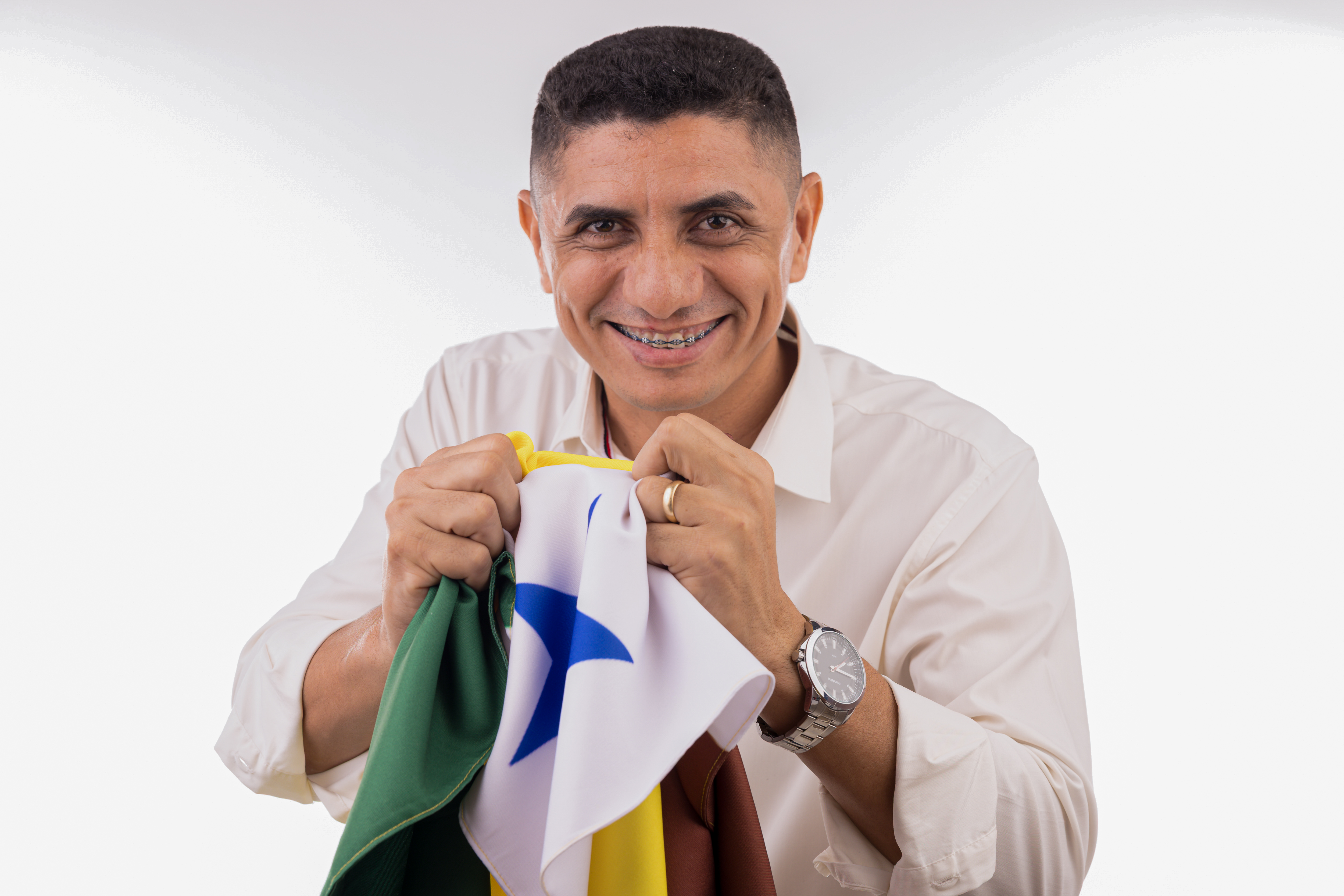Nil Amostrong com bandeira do Brasil